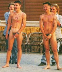 exhibitionists without shame 5afb13f2e036c.jpg