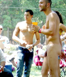 exhibitionists without shame 5afb13f5def17.jpg