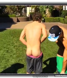 the funny ass of my friend 5afb1436f3b45.jpg