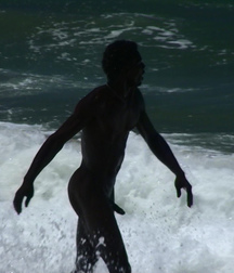 naked in the waves of the sea 5afb14975a89a.jpg