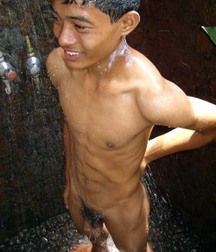 Asian boys in shower 5afd8810ea17e.jpg