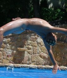 dive all naked 5b0055ccb29de.jpg