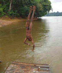 dive all naked 5b0055cf5cf20.jpg