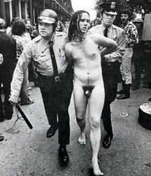 naked boys arrested 5b02eadc3073b.jpg