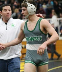 wrestlers 5b06e079ac5b4.jpg