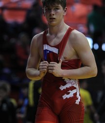 wrestlers 5b06e0811bf2a.jpg