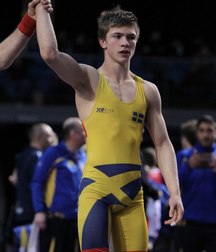 wrestlers 5b06e08a475d3.jpg