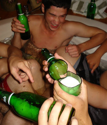 drink beer with friends 5b084471a5efc.jpg
