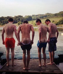 many, many funny asses 5b0844fbd8623.jpg