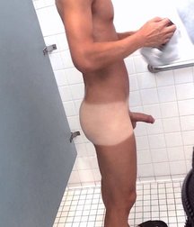 shower spy 5b094b8f05261.jpg