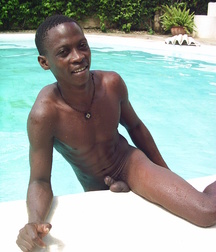 adore the pool 5b100d32ee83b.jpg