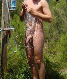 a shower in the garden 5b100e2eae6cc.jpg