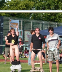 have fun with nudity 5b13aef51e91e.jpg
