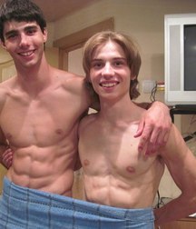 hot friends 5b13afaa3d02f.jpg