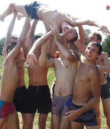 young friends 5b15c803cb46a.jpg