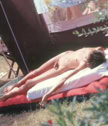 sleep naked 5b218eb9c196c.jpg