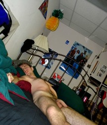 sleep naked 5b218ec02177a.jpg