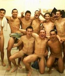 friends take a shower 5b2df6c950c22.jpg