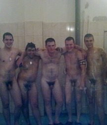 friends take a shower 5b2df6d99412c.jpg