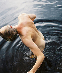 guys in the water 5b3f82db9feea.jpg