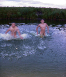 guys in the water 5b3f82ddf2b80.jpg