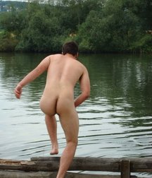 guys in the water 5b3f82e5a5506.jpg