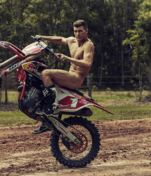 on motorcycles but naked 5b3f841655344.jpg