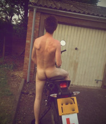 on motorcycles but naked 5b3f841f41ee8.jpg