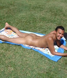lying down to get a tan 5b5ef9df7ccd6.jpg