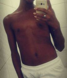selfies boys 5b5efa7730247.jpg