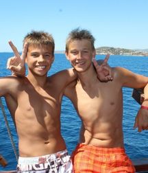 young friends 5b669eec6617a.jpg