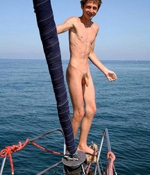 naturally naked  5b669f9428147.jpg