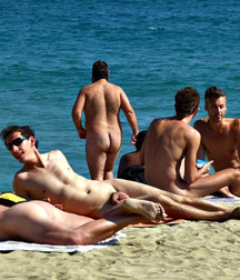sunbathing in company 5b68802edab6b.jpg
