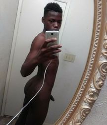 selfies black-latino 5b692f003f4f5.jpg