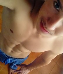 sensual chest 5b69306909d46.jpg