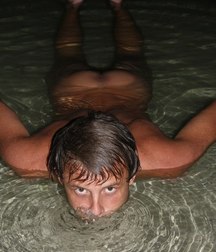 in cold water 5b7045e4c8e44.jpg
