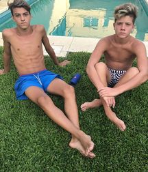 young friends straight 5b7453f9be552.jpg