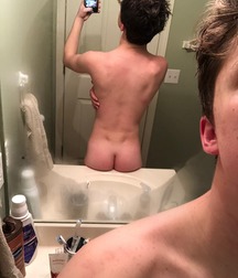 selfies boys 5b7ae8efbf602.jpg