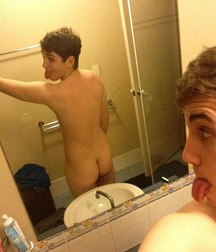 selfies boys 5b7ae8f81cd7a.jpg