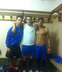 Photographs in the locker room 5b7eb855eacdf.jpg