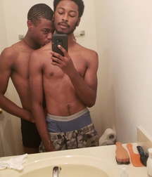 selfie among friends 5b8951e39b671.jpg