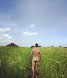 landscape with nude 5b89529cde85f.jpg