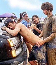guys who pretend to be gay 5b97c9a275430.jpg