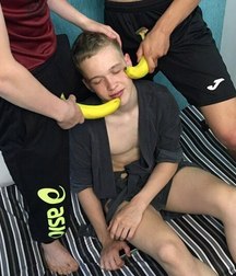 guys who pretend to be gay 5b97c9aea7926.jpg