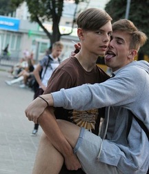guys who pretend to be gay 5b97c9b75a1d6.jpg