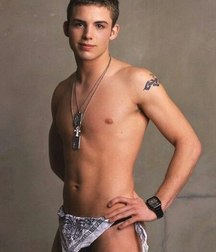beautiful and sensual 5b9bb8aebe3fb.jpg