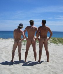 walking on the beach 5b9d1afdd98dc.jpg