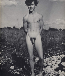 ancient photographs of the uncle 5b9d1b8811052.jpg