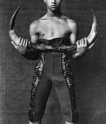 ancient photographs of the uncle 5b9d1b9aece04.jpg