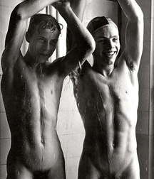 ancient photographs of the uncle 5b9d1b9bf332b.jpg